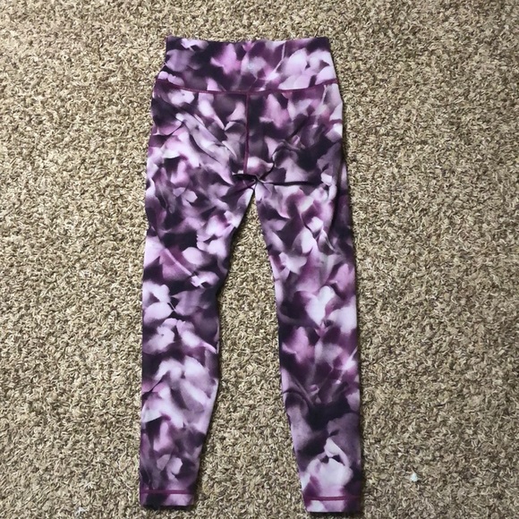 Rare purple and white marble Lululemon leggings - Picture 2 of 10